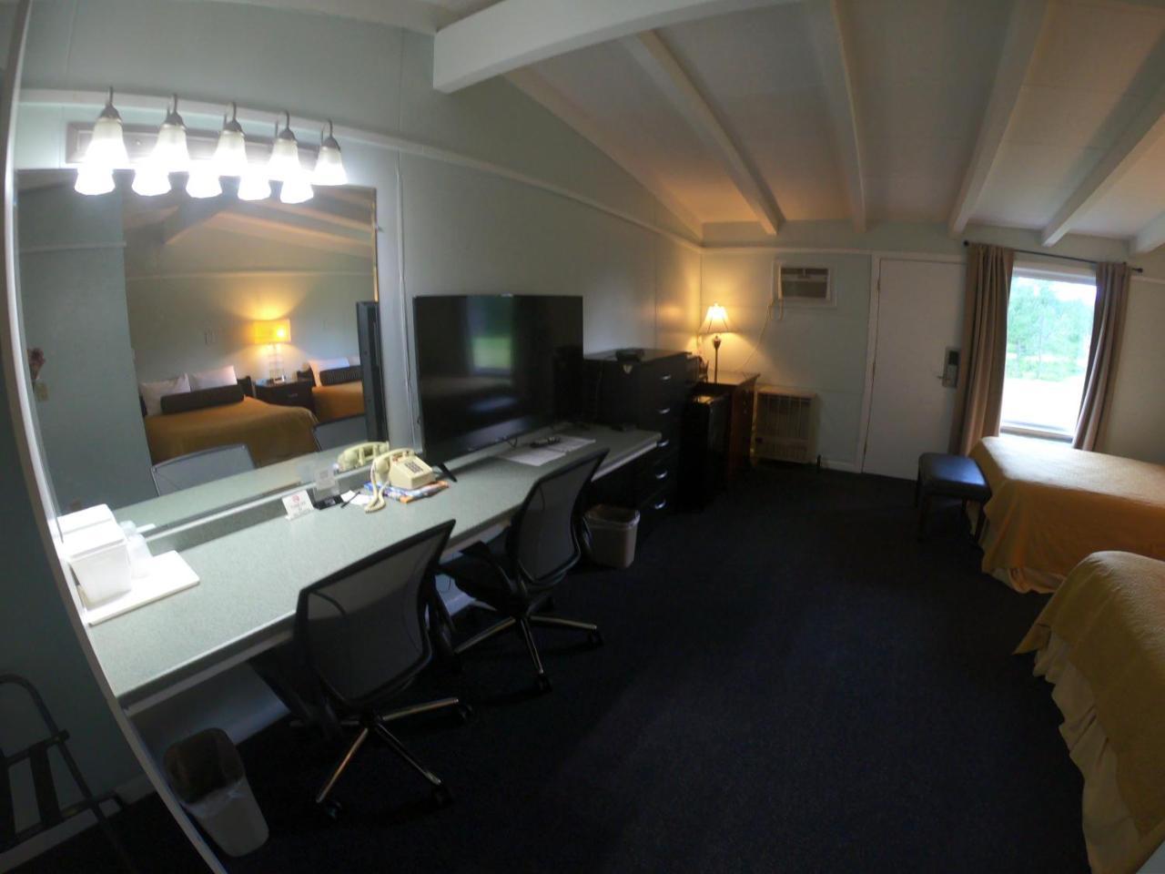 Copper Lantern Motor Lodge West Brookfield Екстериор снимка