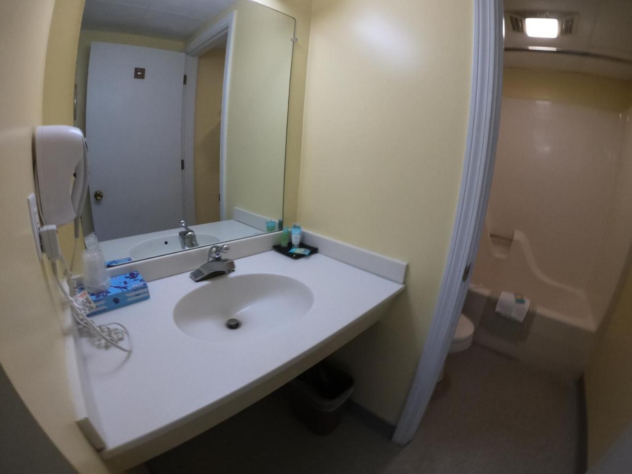 Copper Lantern Motor Lodge West Brookfield Екстериор снимка