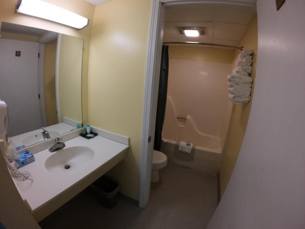 Copper Lantern Motor Lodge West Brookfield Екстериор снимка